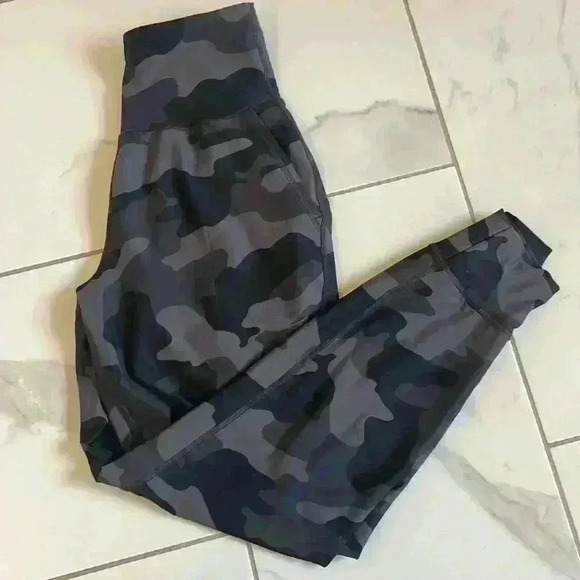 High waisted camo joggers - Picture 1 of 2